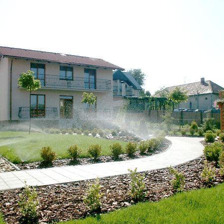 Hotel Penzion Karen Podhájska Exterior foto